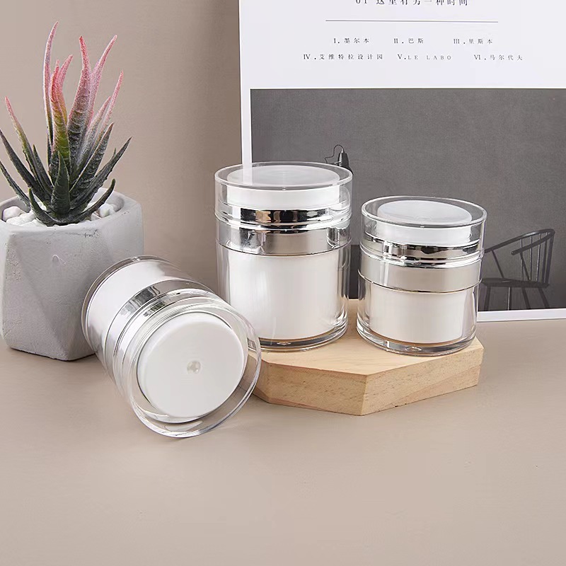 다양한 용량의 일반적으로 사용되는 공기 없는 병 30ml 50ml 80ml 100ml 커스터마이징을 받아
